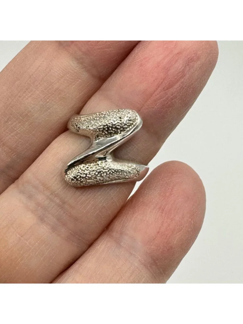 Modernist Textured Twist Design Ring Sterling Silver 925 Size 4.75